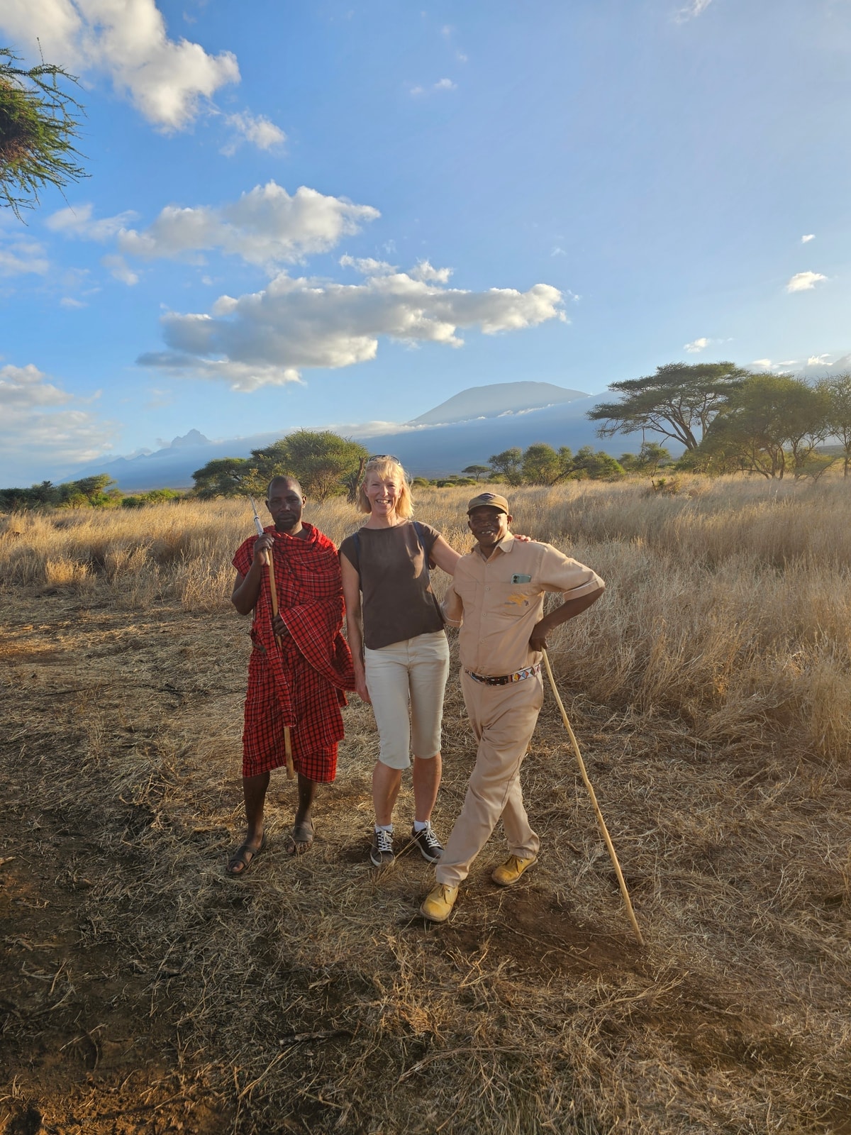 Anette Skeide i safari-kontekst — aktiv, varm og genuint til stede i Afrika